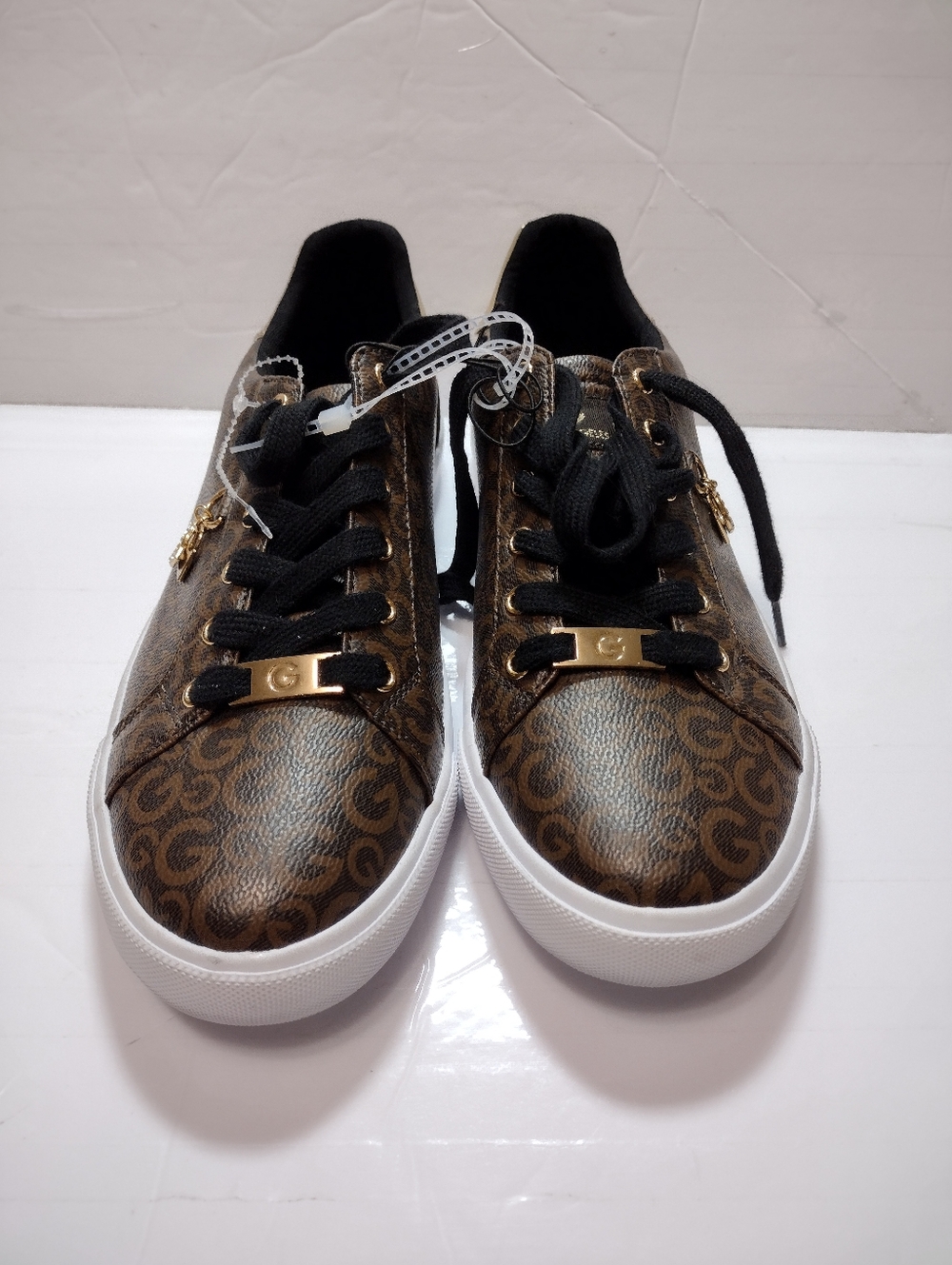 Guess Women’s Brown Logo-Print Low Top Sneakers Size 10
